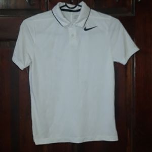 NWOT Nike Boy Shirt Size M